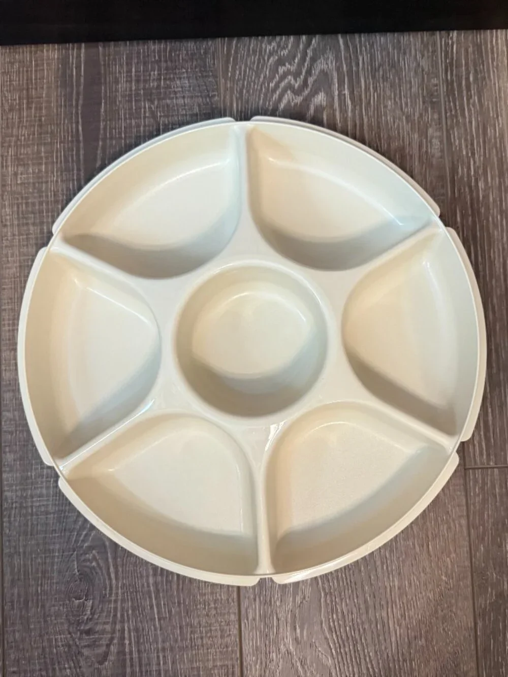 Tupperware Divided Snack and Dip Tray with Bowl